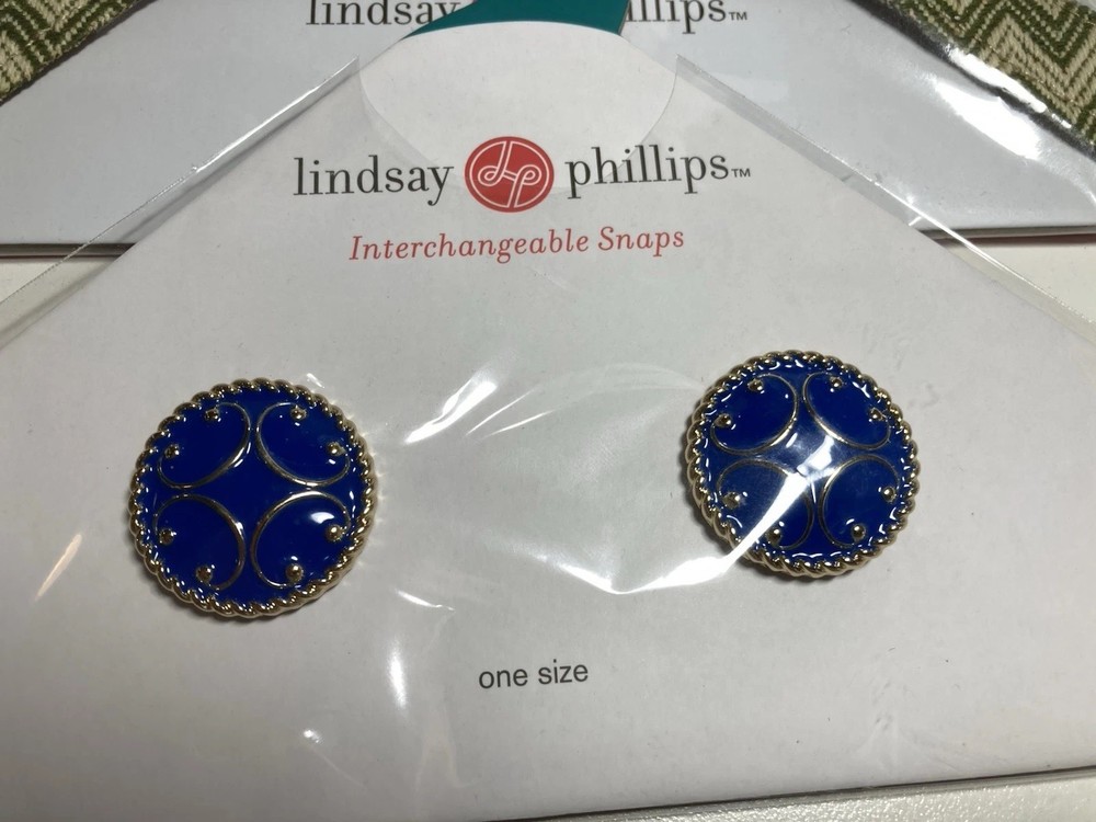 Lindsay Phillips Switch flops 2 Large Interchangeable Straps /Two Sets Of Snaps