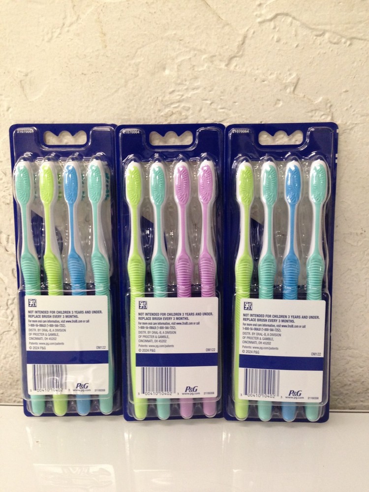 Oral-B Advanced Whitening Toothbrushes Soft Multicolor - 3 Pack