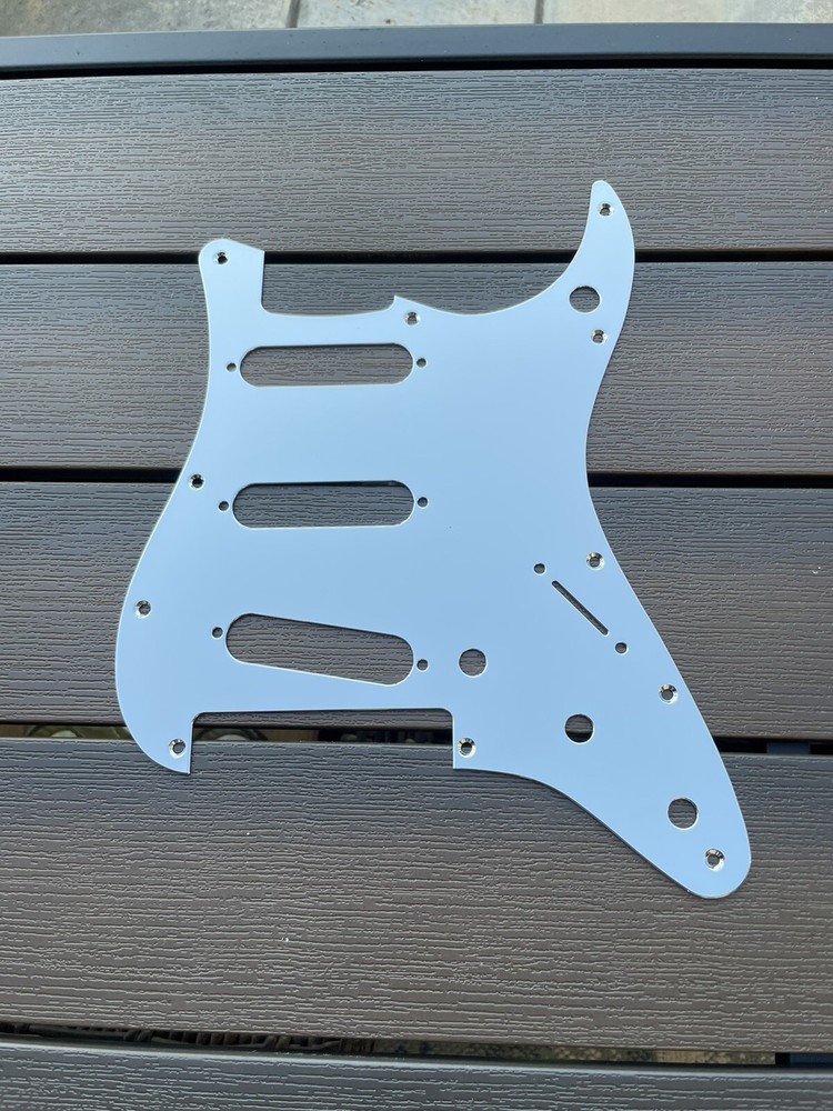 Strat Pickguard Tom Morello Mirrored Chrome