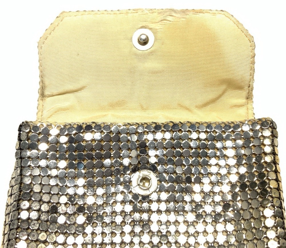 Whiting & Davis Silver Beaded Clutch Change Purse KX501