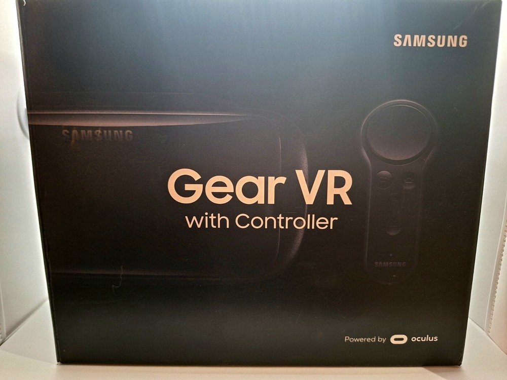 SAMSUNG Gear VR (2017 Edition) with Controller for Galaxy S8 - Open Box