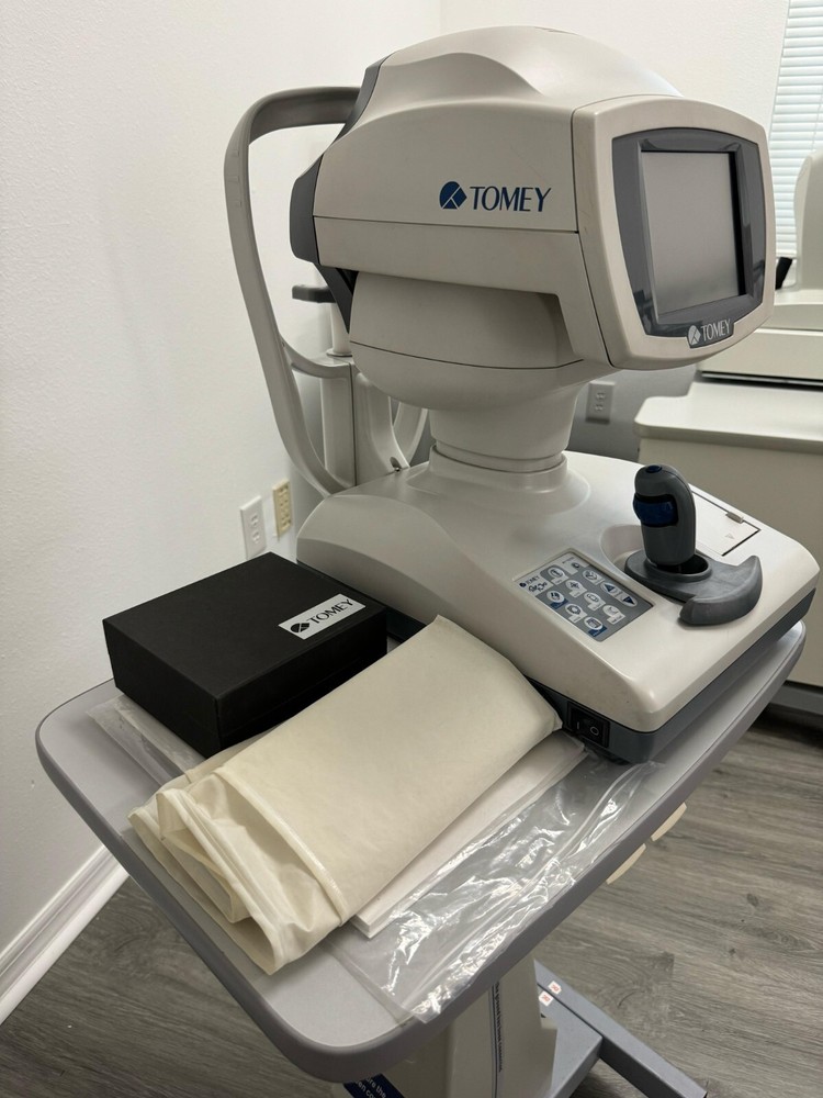 TOMEY RT-7000 Auto Refractor Keratometer Topographer