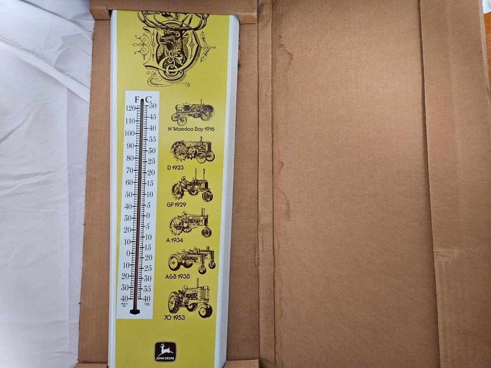 JOHN DEERE VINTAGE WALL THERMOMETER WITH ANTIQUE TRACTOR MODELS NIB