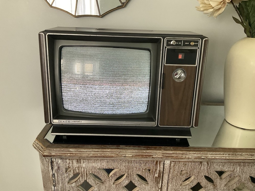 Zenith System 3 Vintage Television Set Brown Analog Controls