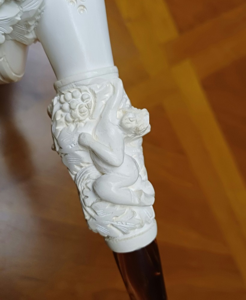 MEERSCHAUM PIPE, MAN WITH ANGELS
