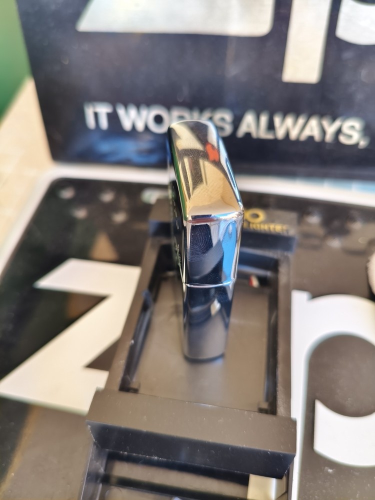 Vintage Zippo Lighter Eagle On The World 1999