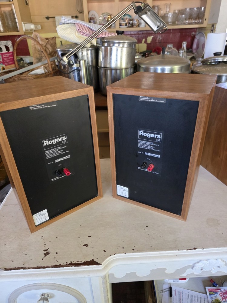 Rogers Speakers LS2 - Matching Serial Set - Walnut