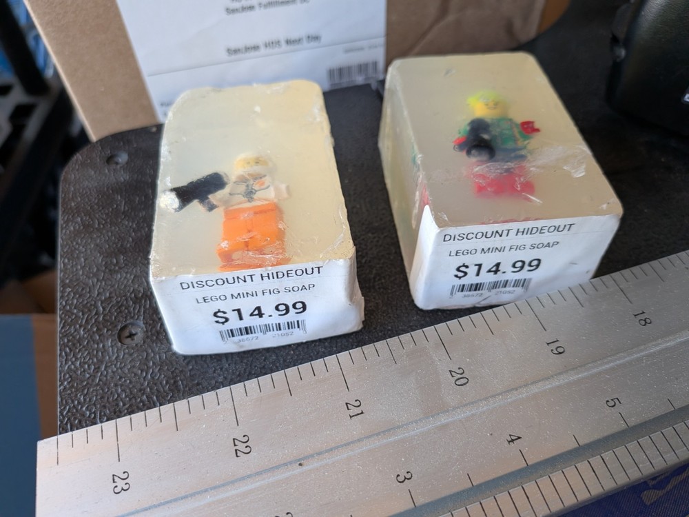 2× Lego Minifigures in Soap