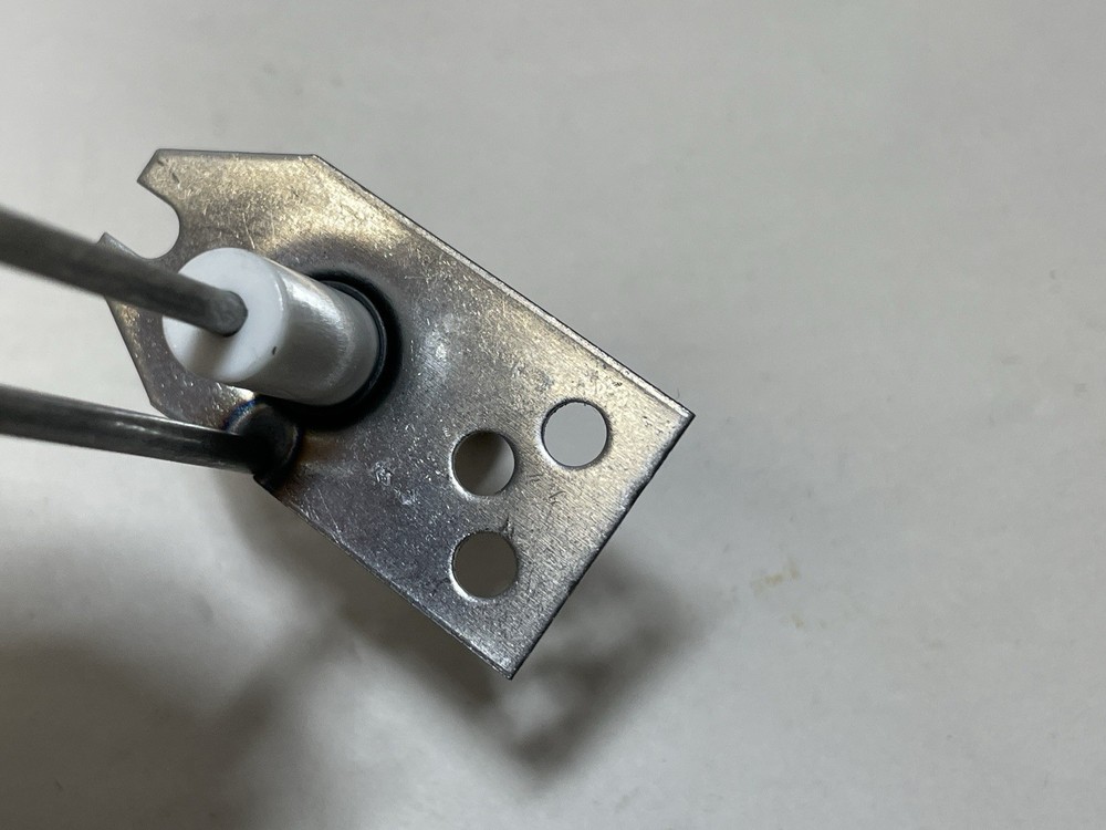 HOG SLAT Brooder Direct Spark Igniter 30216060