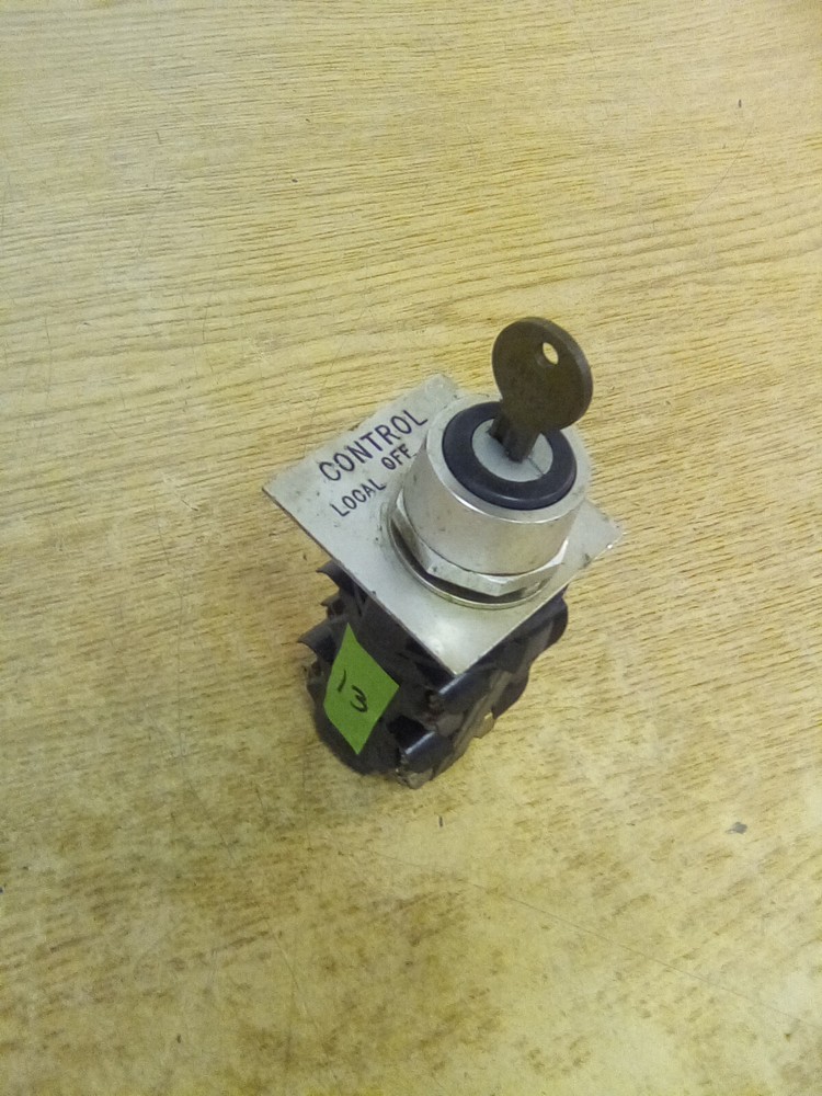 Honeywell Microswitch (2) EG A156 Selector Switch With Key