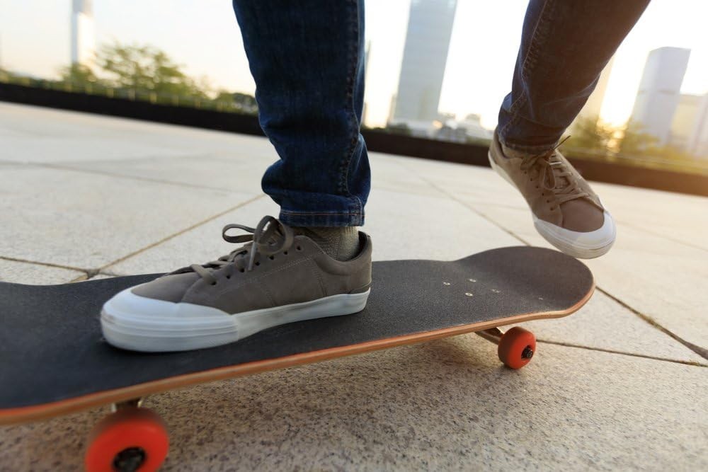 High-Performance Skateboard Set: 5.0 Trucks, 99A Wheels & Precision Bearings
