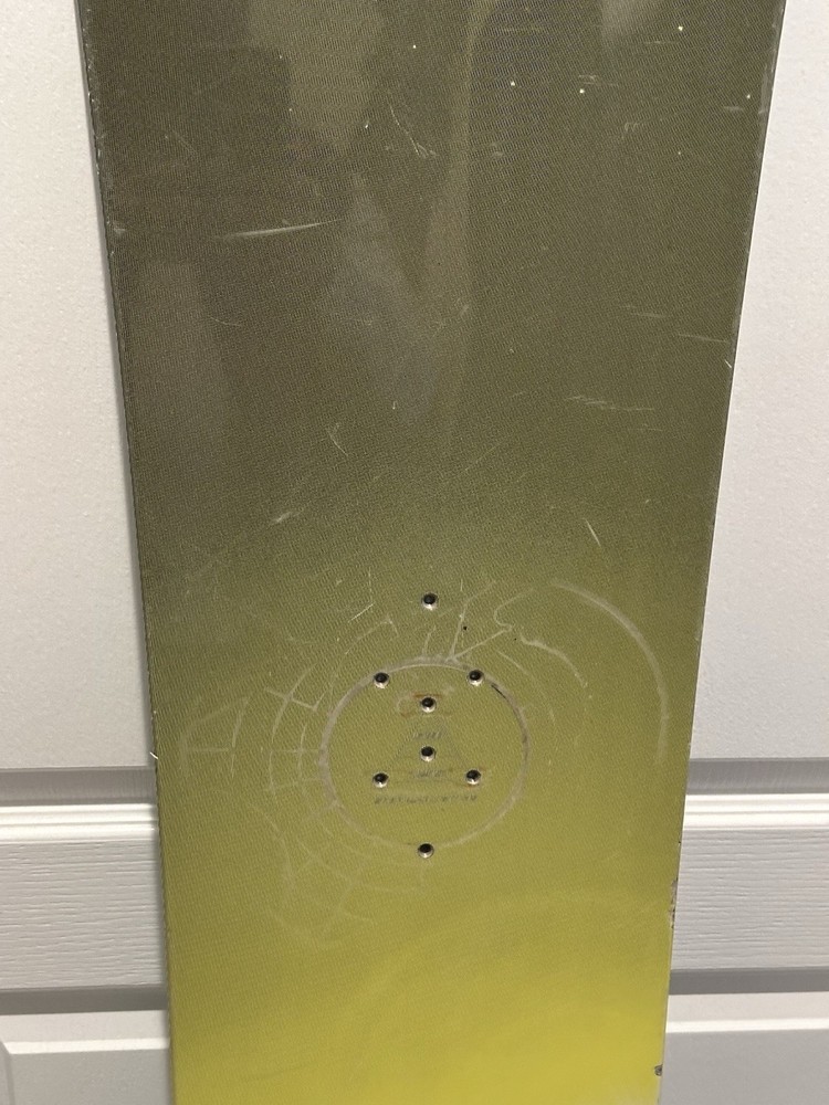 BURTON CLASH SNOWBOARD SIZE 153 CM