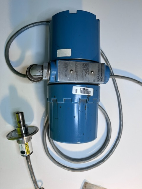 Rosemount Analytical Transmitter 2081C With 403-12-21-54 Conductivity Sensor