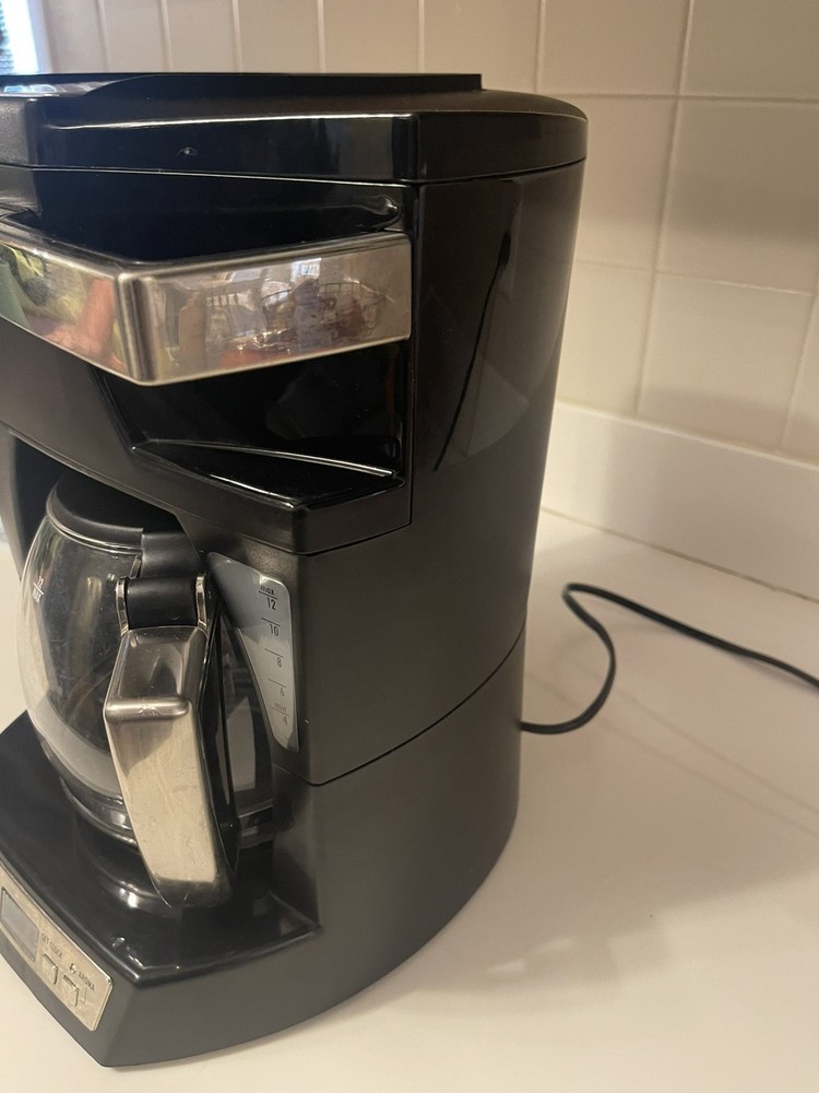 DeLonghi DCF212T Programmable 12 Cup Coffee Maker Front Access Black TESTED