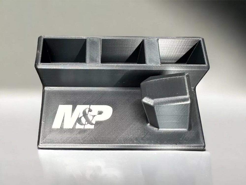 M&P 9mm Double Stack Pistol Display Stand with 3 mags Gun Safe Smith & Wesson