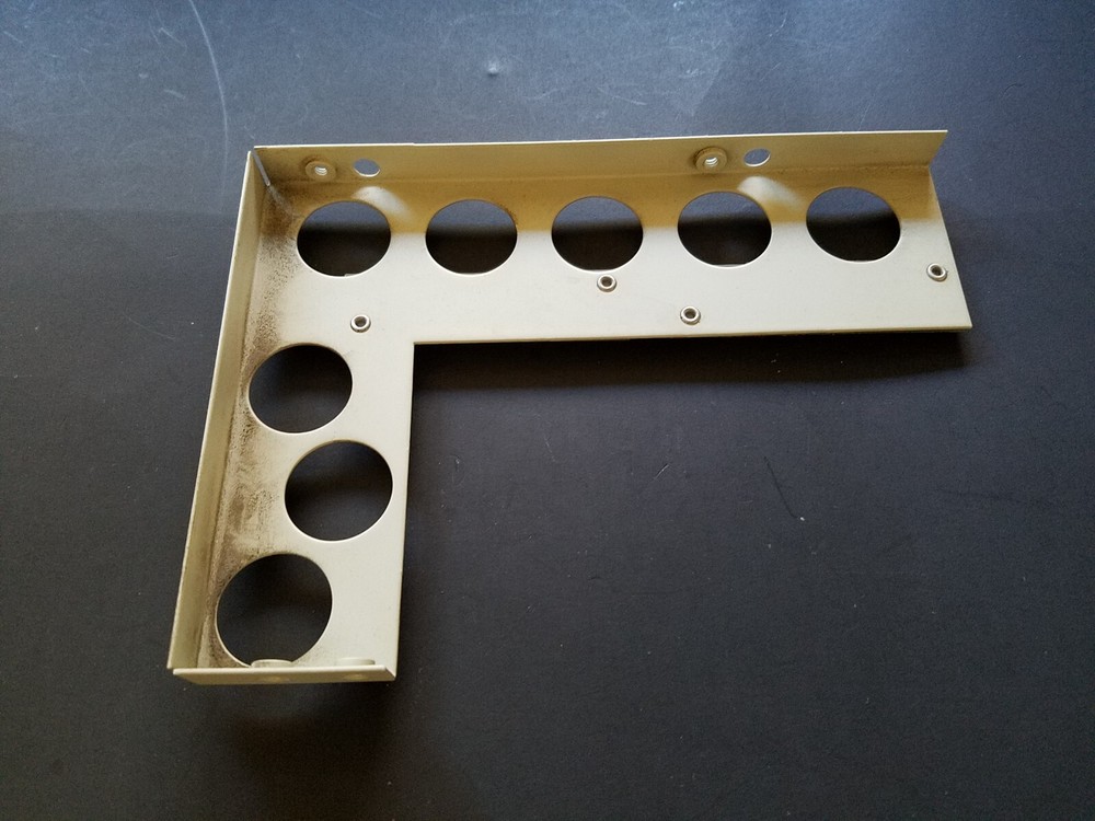 FLUKE 5100B Calibrator Metal Bracket
