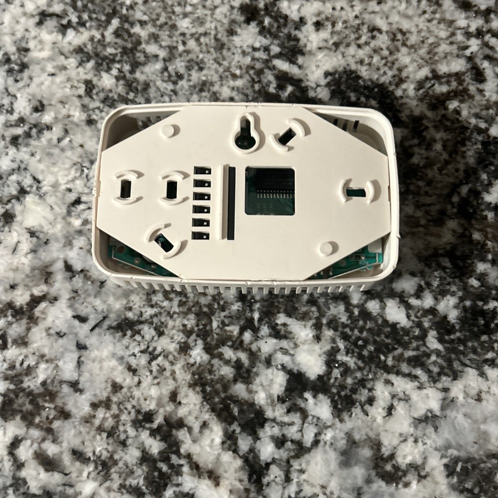 Totaline Digital Thermostat / White /TSTATCRBSS01