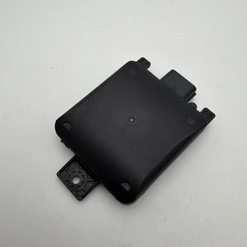 GMC Yukon Suburban Blind Spot Sensor Radar Module 2016 2017 2018 2019 84511577