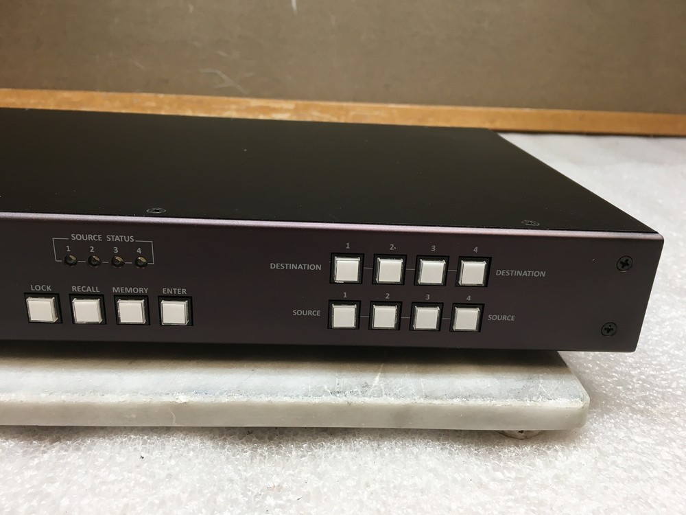 Shinybow 4x4 VGA Matrix Routing Switcher