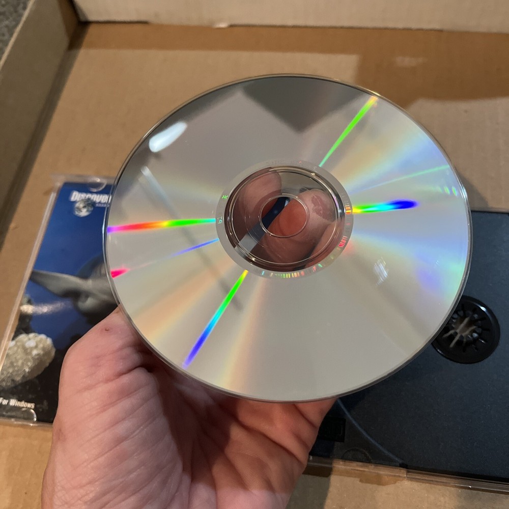 SHARKS! AN INTERACTIVE JOURNEY BY DISCOVERY CHANNEL PC CD-ROM FOR MAC, GUC