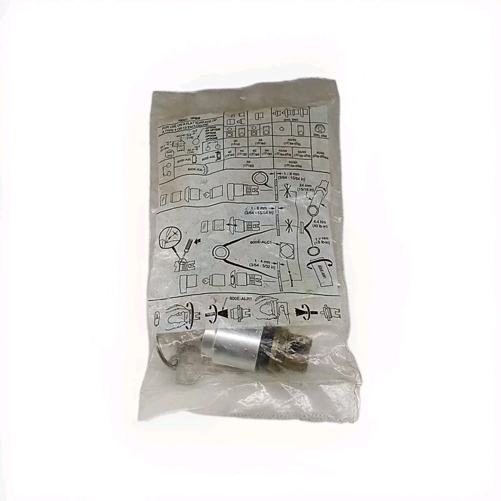 Allen-Bradley 800EM-KM23 Ser. A Key Maintained Selector Switch