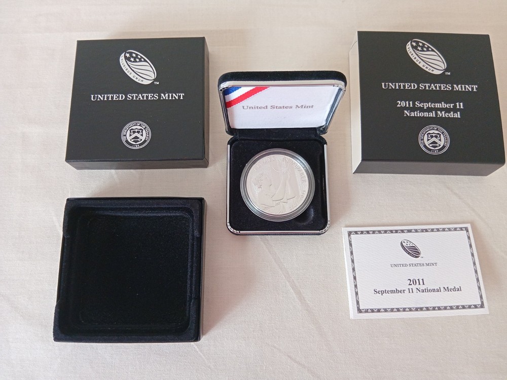 US Mint Philadelphia 2011 September 11  National Medal - 1oz Silver Proof - COA