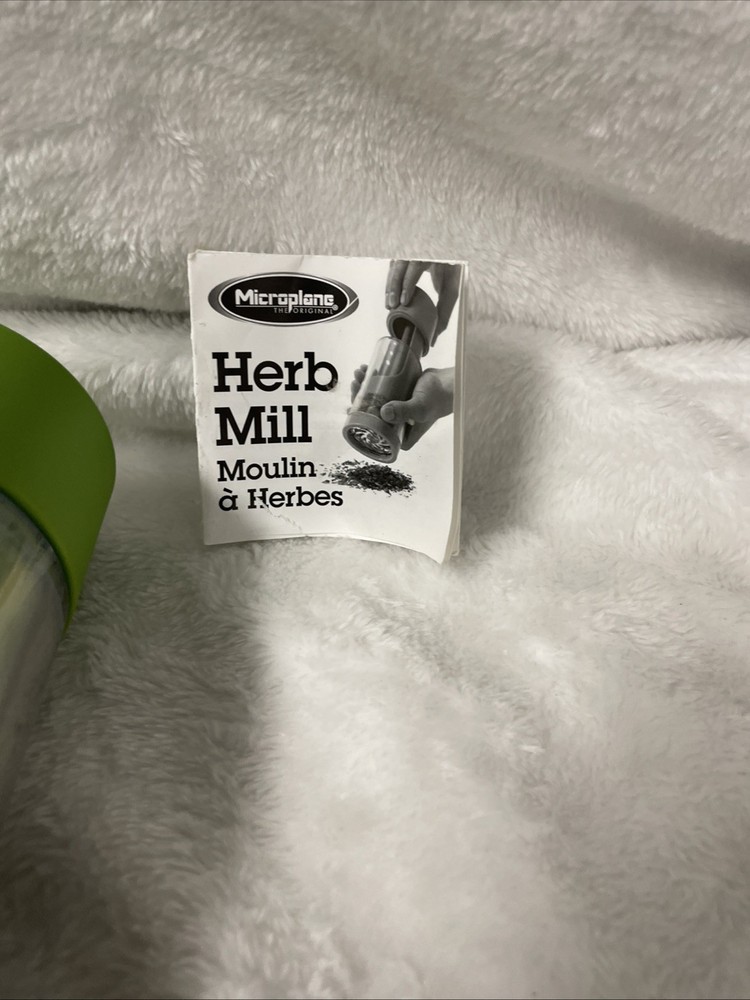 Microplane 2-in-1 Herb Mill Grinder and Leaf Stripper - Green