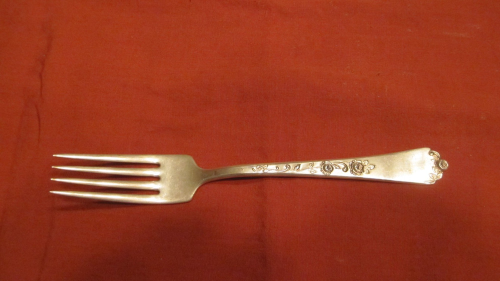 STERLING SILVER WATSON ROSE 7 3/8" FORK NO MONOGRAM