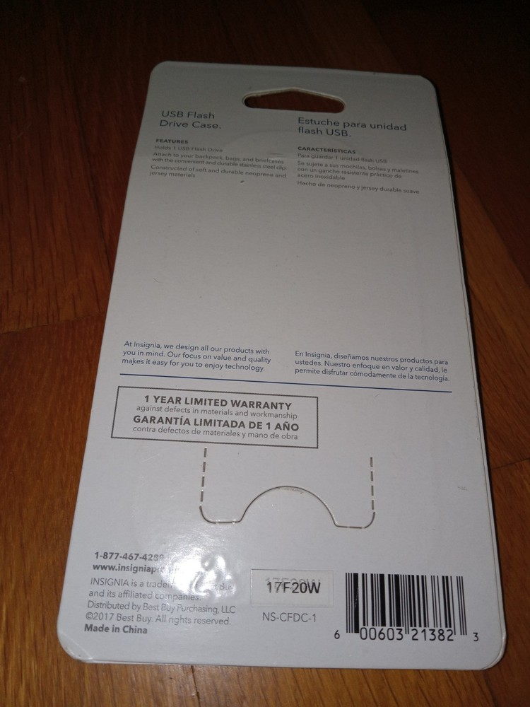 INSIGNIA USB Flash Drive Case