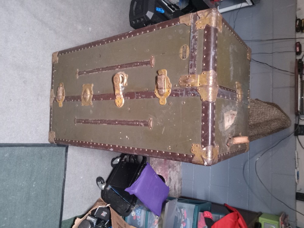 antique vintage steamer trunks