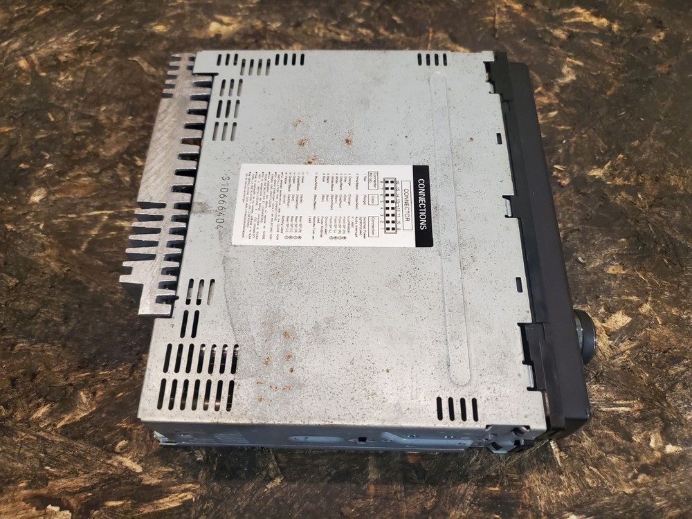 Alpine CDE-121 Radio Head Unit