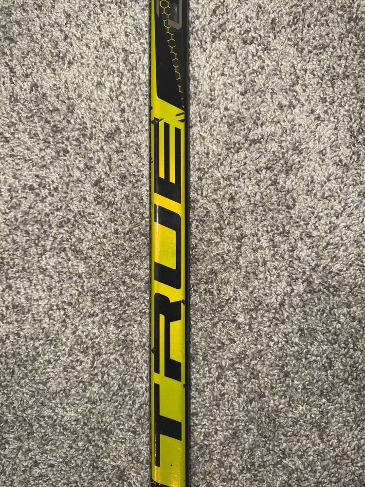 True Catalyst 9x Hockey Stick