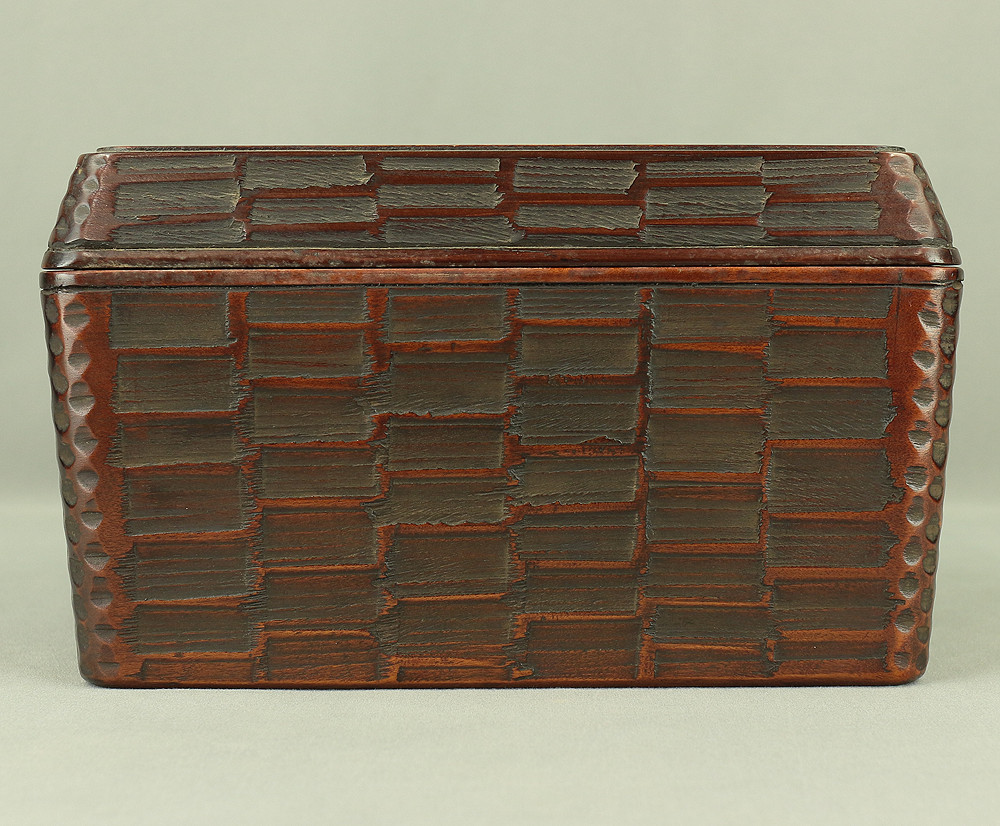 一峰 Ippo 'Orchid' Sanuki Lacquer Carving Square Box VA416