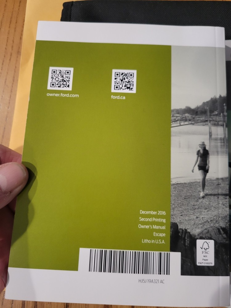 2017 FORD ESCAPE OWNERS MANUAL & CASE (QUICK REF & DRV SUPPL)