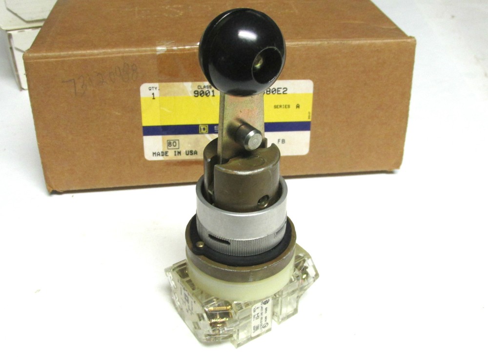 * NIB ... Square D Selector Switch Cat# 9001 TS80E2 ... VI-179