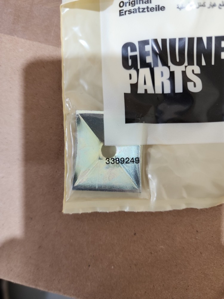 Cummins Retaing Clamp 3635894