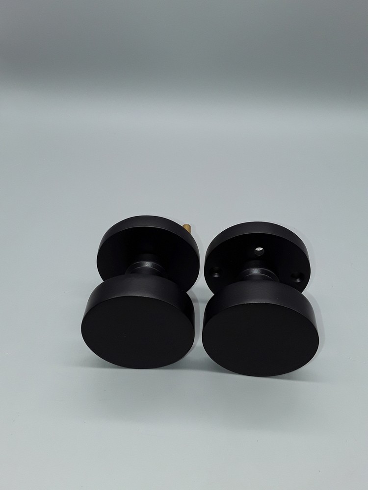 contemporary round knob w/spring asistance solid brass privacy interior