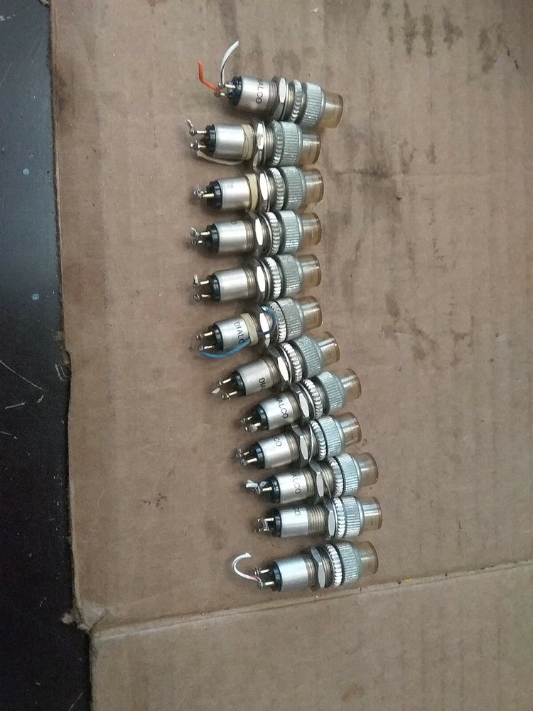 Lot Of 12 Dialco Panel Lights . Test Equipment