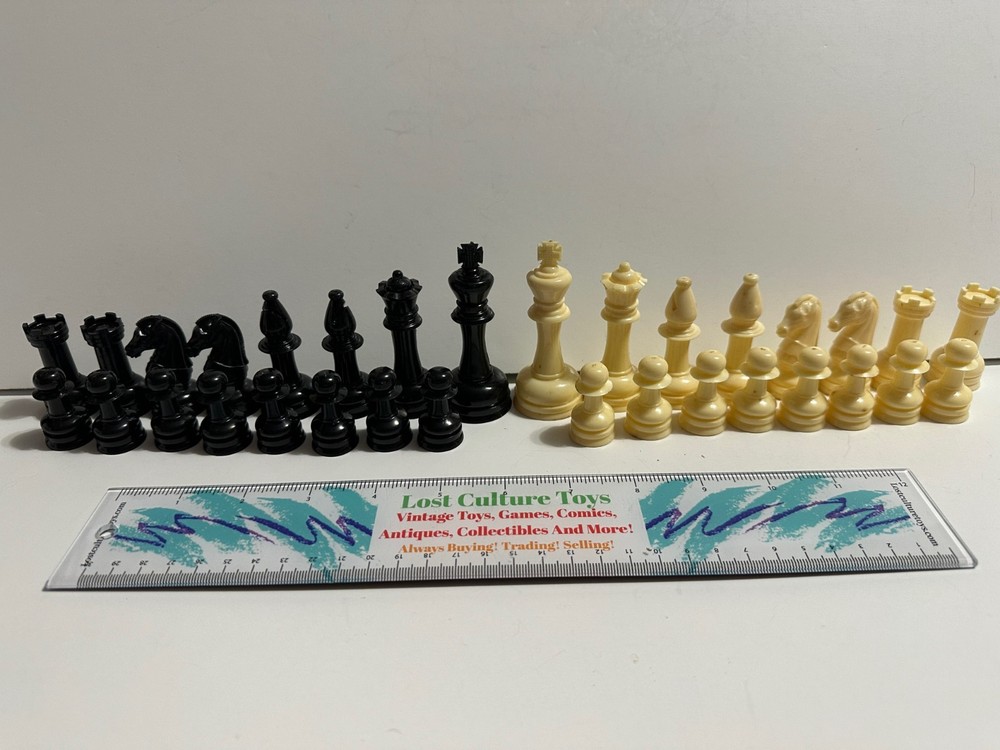 Vintage White And Black Plastic Chess Pieces Complete Set