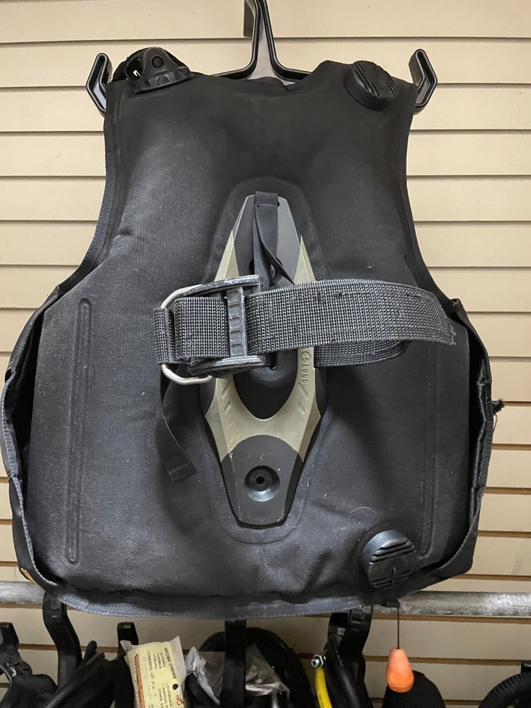 Used as is Aqualung WAVE BC NON INTEGRATED