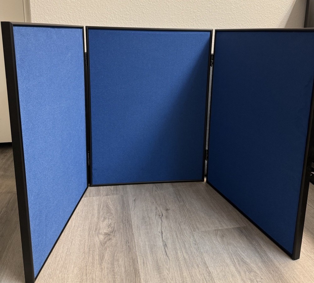 Apollo Exhibition Systems Tabletop Hook & Loop Exhibit Display Board W/case