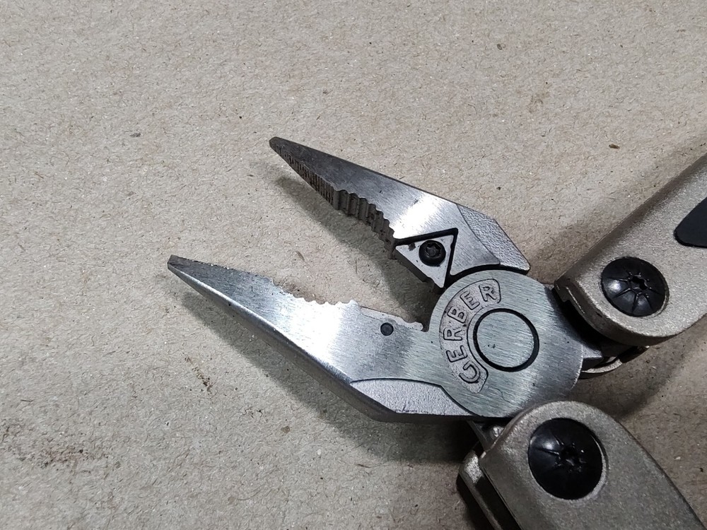 GERBER Multi-Tool, Champagne, 11 Tools, 48239