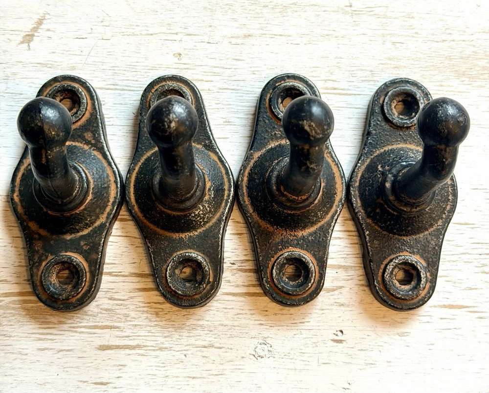 4 Antique Black Brown Cast Iron Rusted Wall-Mounted Hook with Rustic Finish