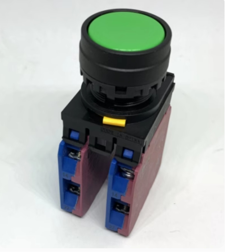 1PC New IDEC Flat head self-locking button YW1B-A1E20R 2NO red #LL
