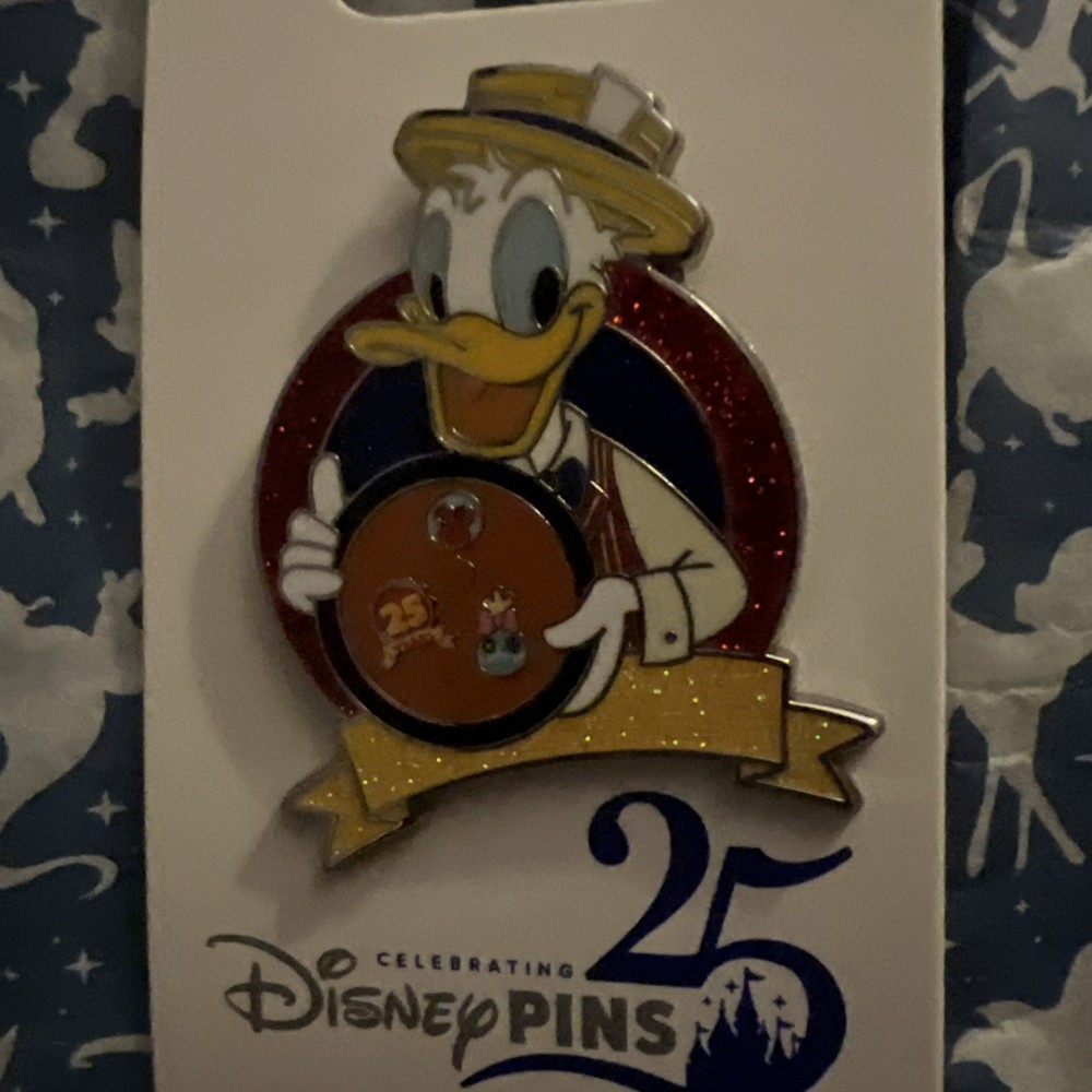 Disney Donald Duck Pins 25