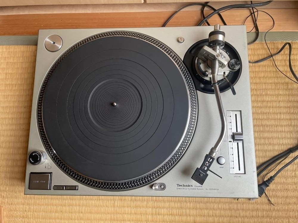 Technics SL-1200MK3D Direct Drive Turntable System Silver DJ Musical Instruments