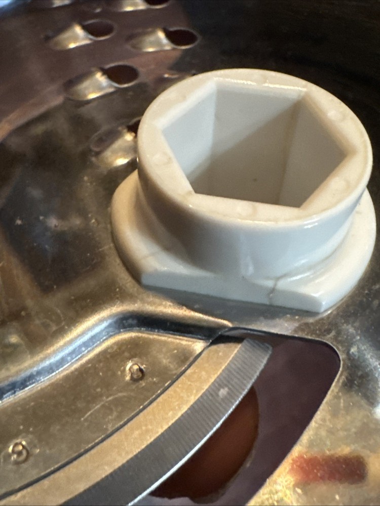 Hamilton Beach Emmie II Food Processor Model 545 OEM Shredder Disc & Platform