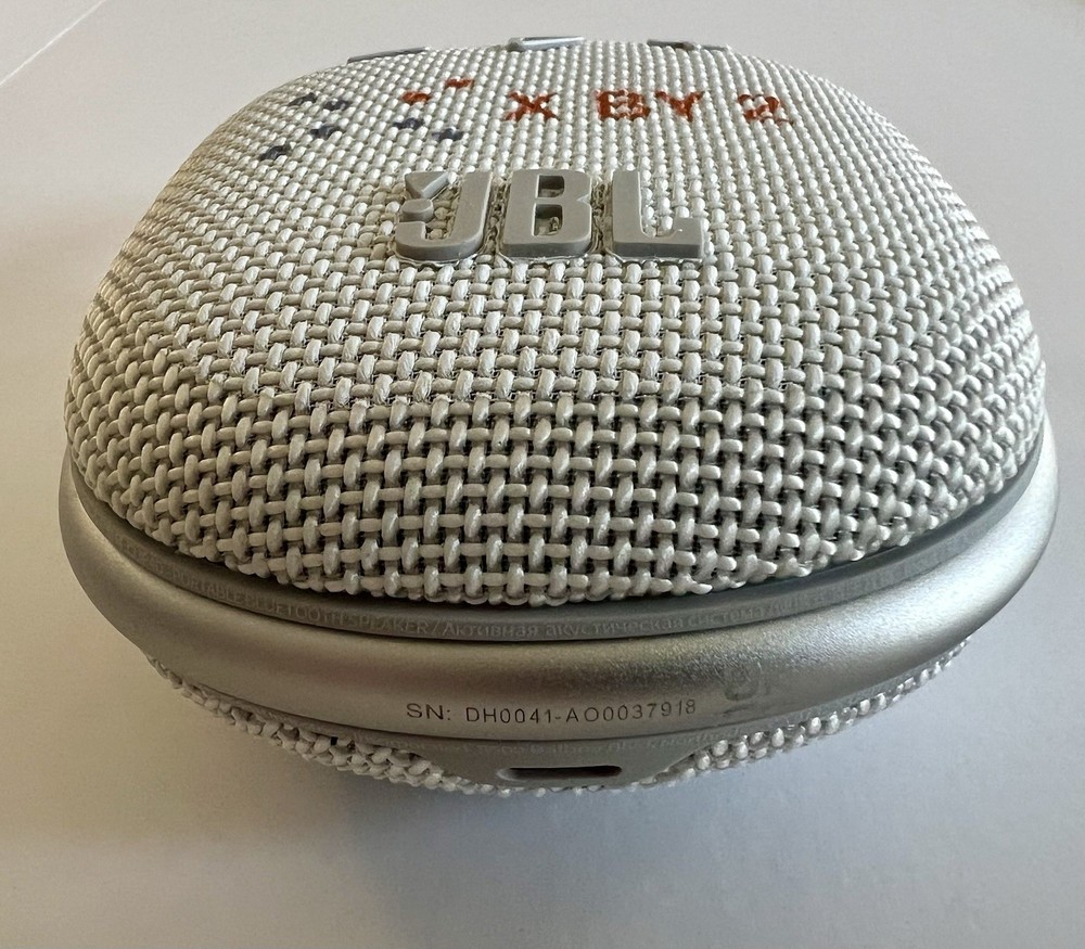 JBL Clip 4 Bluetooth Speaker Gray TESTED Works w/ Cable