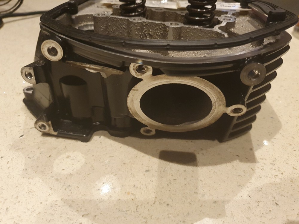 BMW R1200 Cylinder Head