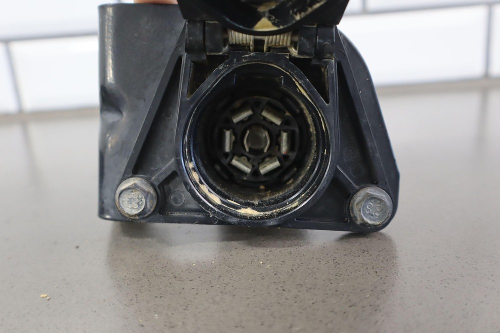 2005 Lexus GX470 Trailer Brake Control Module W/Rear Plug & Harness